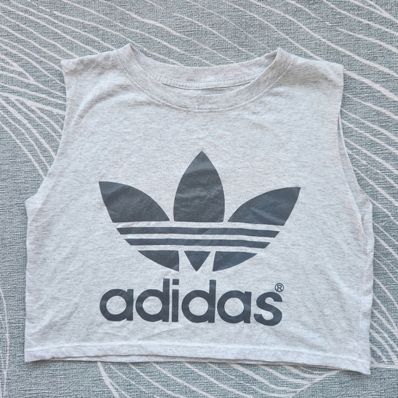Adidas Crop - Picture 1 of 4